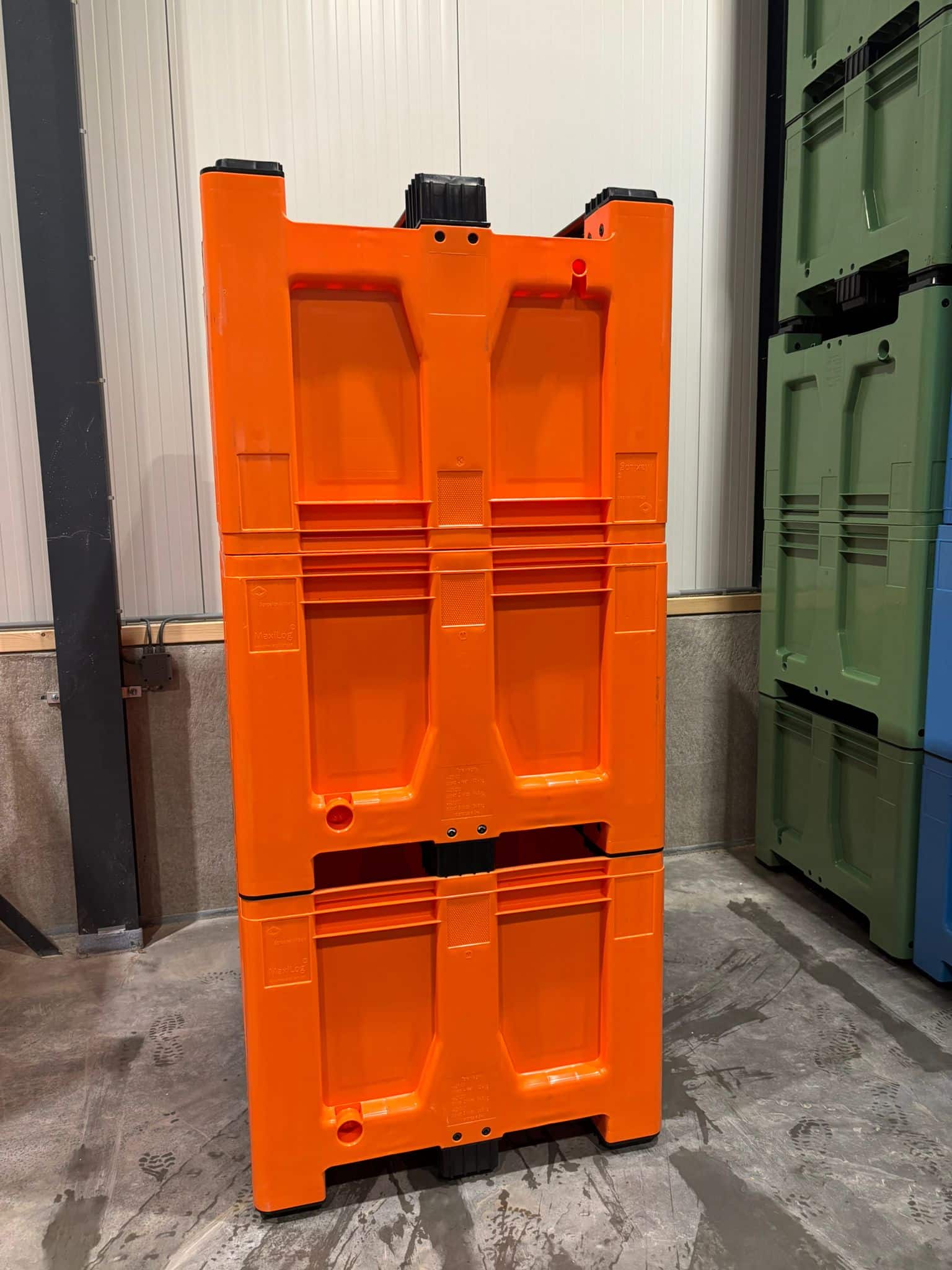 Palletdeal 4 stuks Palletbox kunststof, 1200x1000x760 mm - Nieuw - Oranje