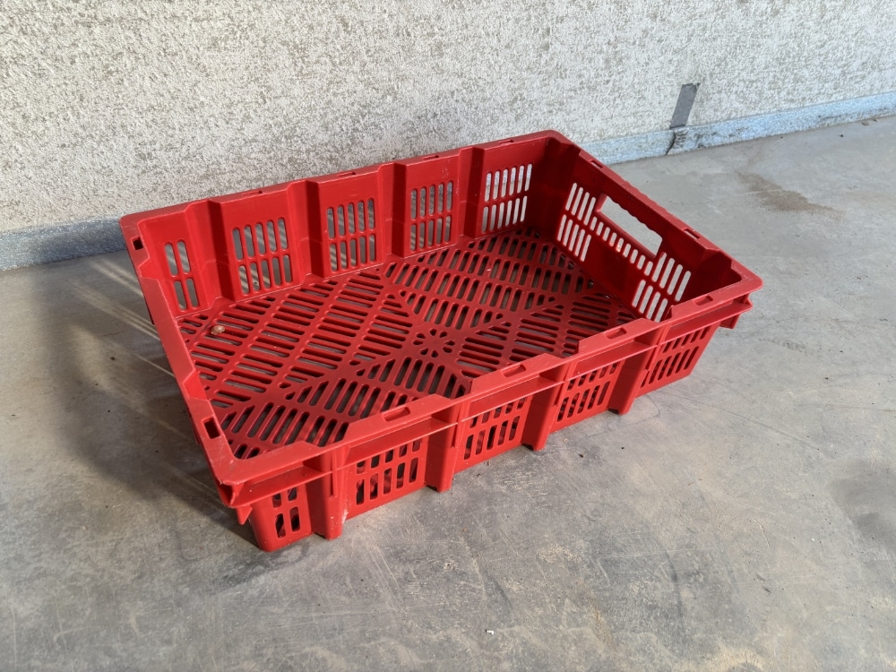 Palletdeal Kunststof krat kipkrat vleeskrat 600x400 - Gebruikt - Bonte mix