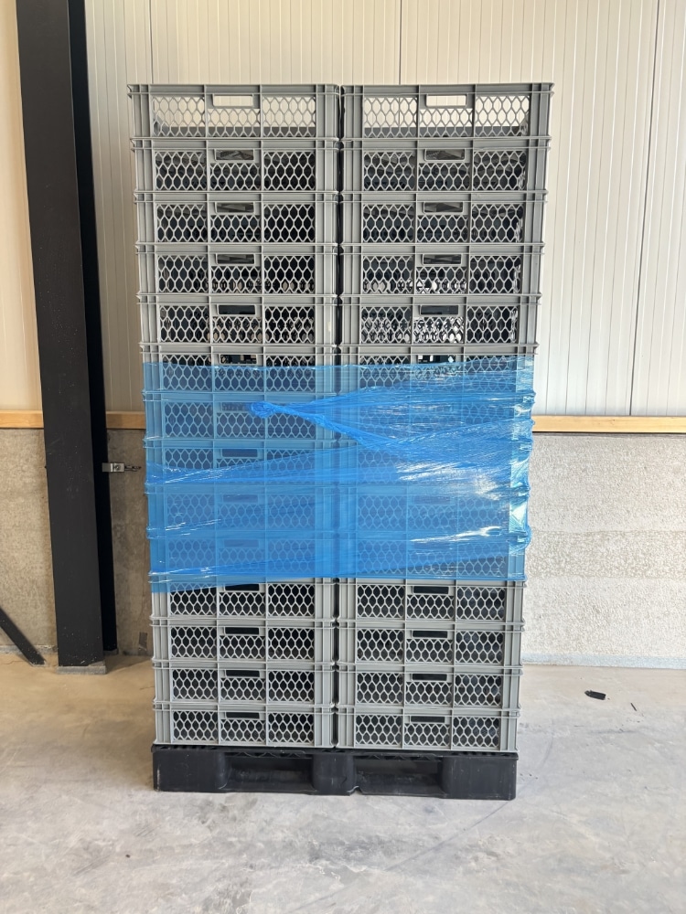 Palletdeal 56 stuks Kunststof stapelbare groente en fruitkrat 600x400 Grijs - Gebruikt - Afbeelding 2