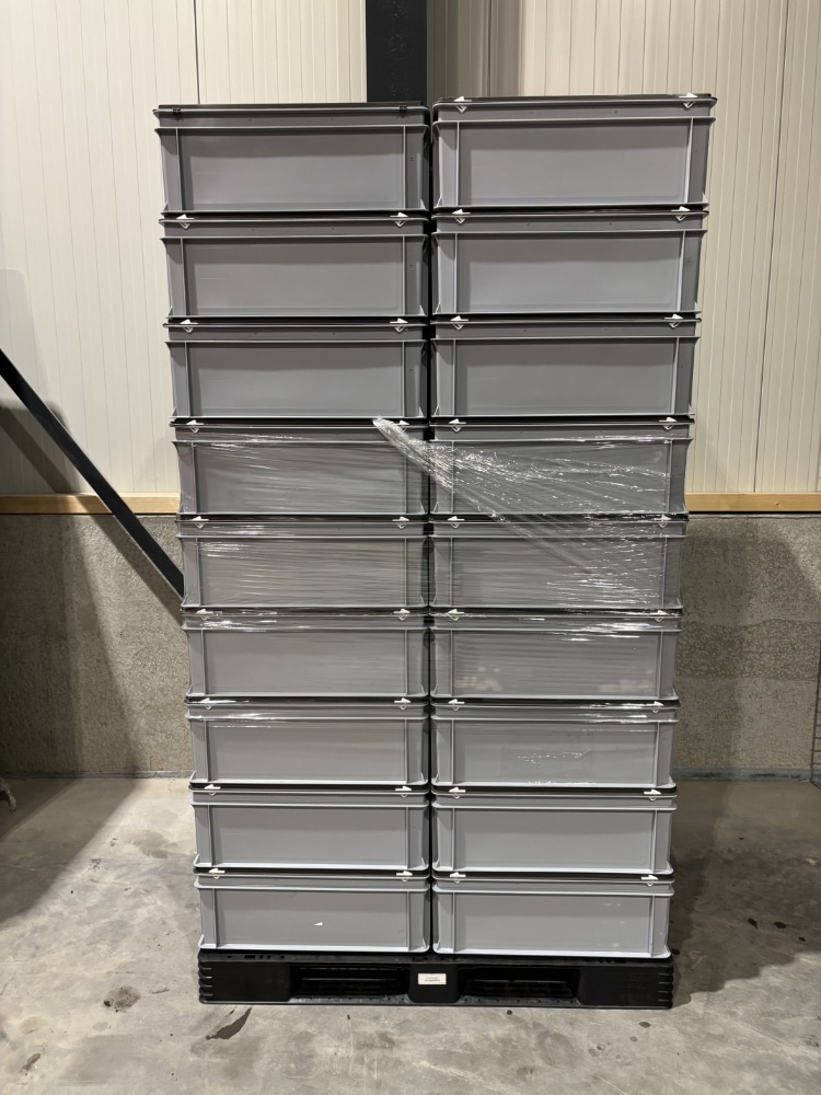 Palletdeal 36 stuks Kunststof grijze stapelbak met deksel 600x400x230 Grijs - Gebruikt