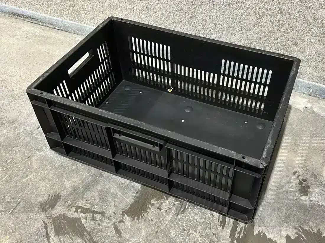 Palletdeal - geperforeerde vershoud stapelkrat 600x400x230 - gebruikt - zwart