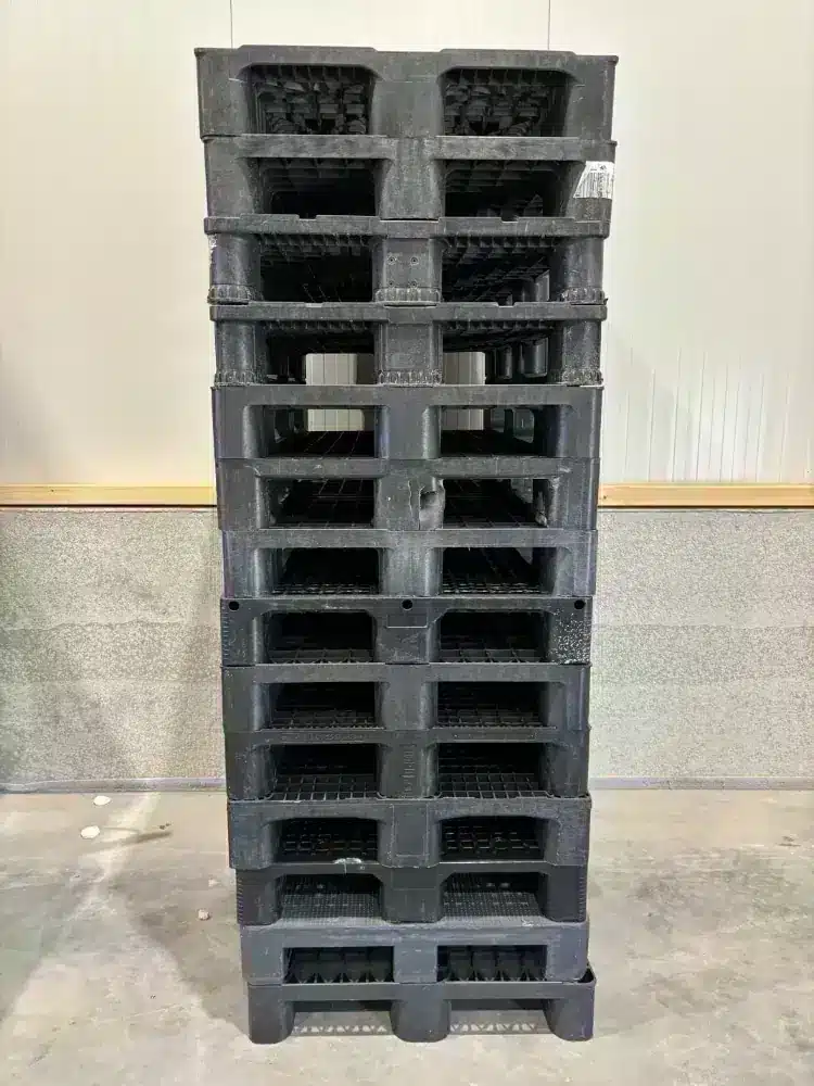 Palletdeal 14 stuks Kunststof Middelzware mix kunststofpallets 1200x800 Zwart - Gebruikt